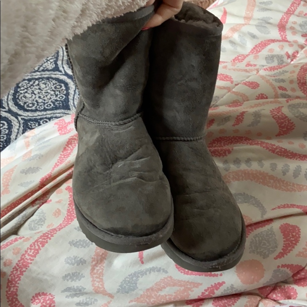 grey ugg boots size 8